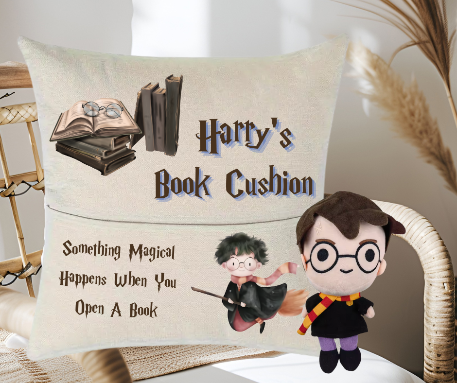 Hogwarts - Harry Potter cushion with optional plushie